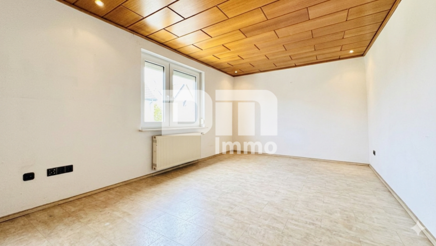 Modernisiertes Zweifamilienhaus mit Maisonettebereich in Panorama Traumlage + Garage / Terrasse - OG Wohn / Esszimmer